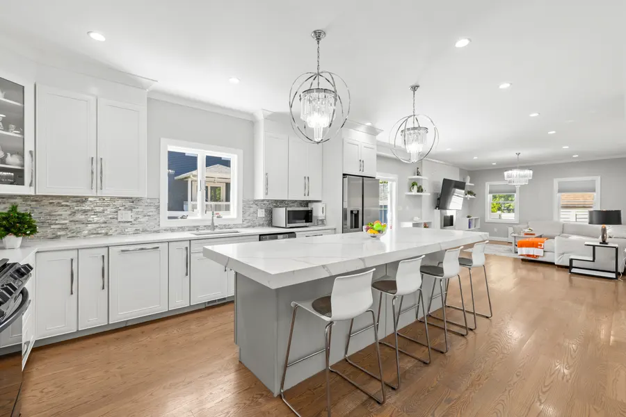 151 Washington St — photo 6 of 39