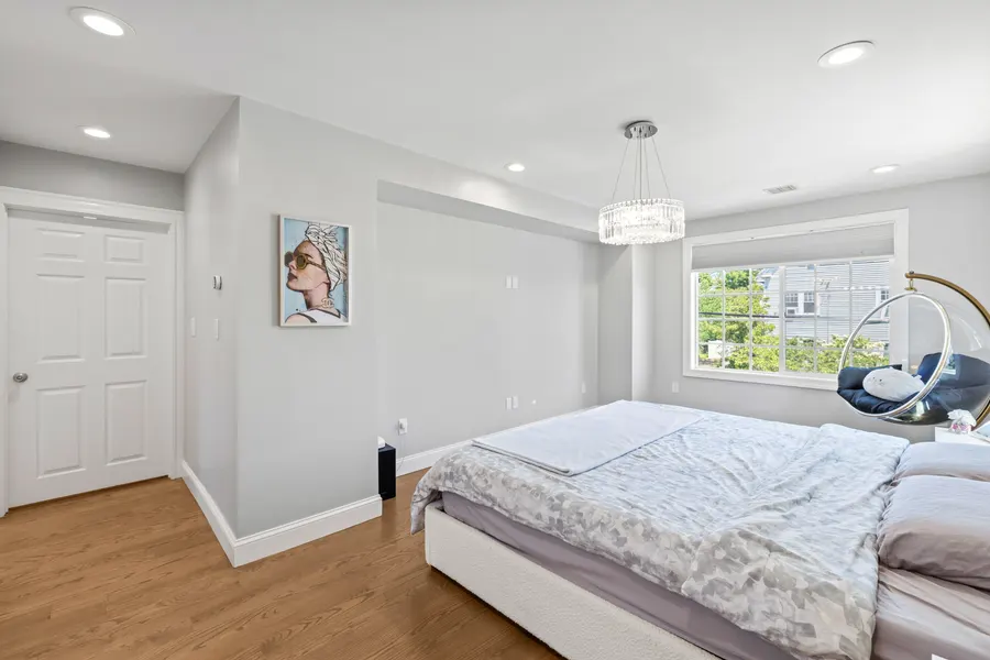 151 Washington St — photo 18 of 39