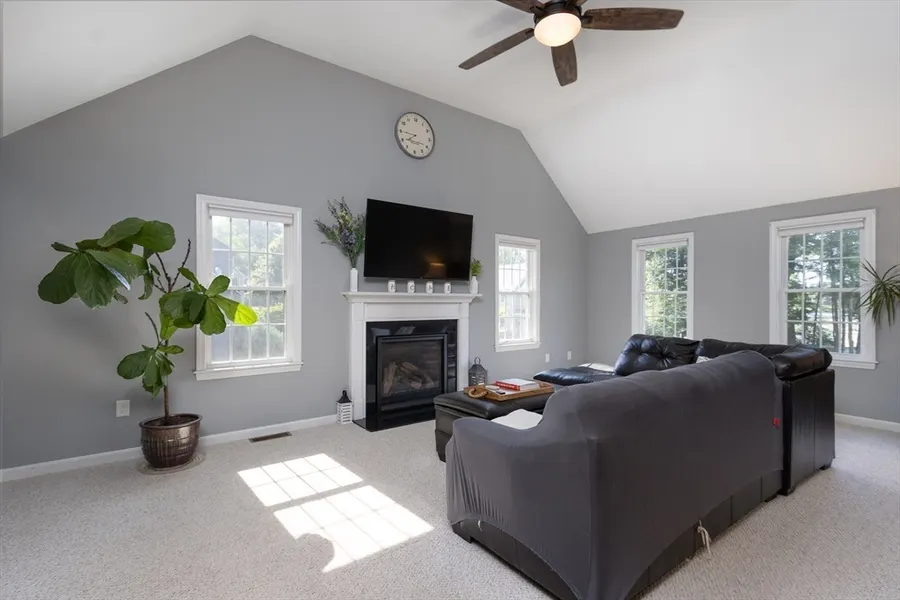 25 Calvin St — photo 6 of 40