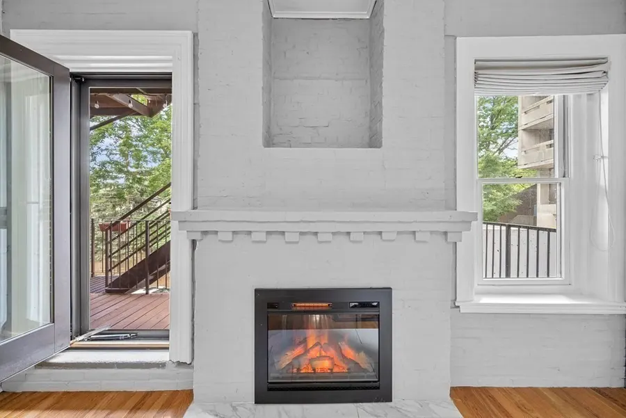 1495 Beacon St, Unit G — photo 2 of 31