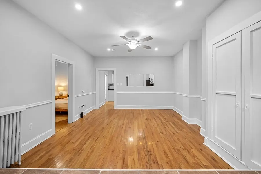 1495 Beacon St, Unit G — photo 6 of 31