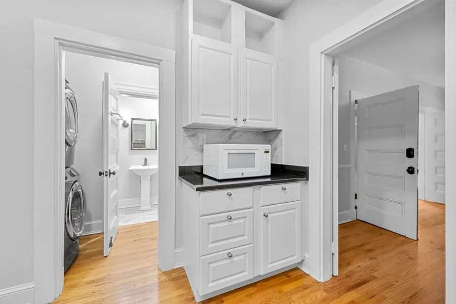 1495 Beacon St, Unit G — photo 12 of 31