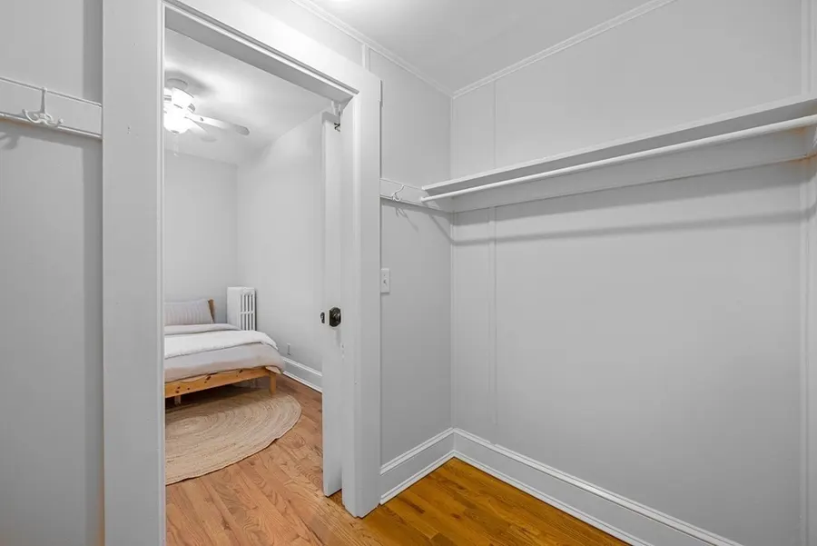 1495 Beacon St, Unit G — photo 20 of 31