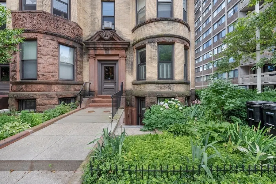 1495 Beacon St, Unit G — photo 27 of 31