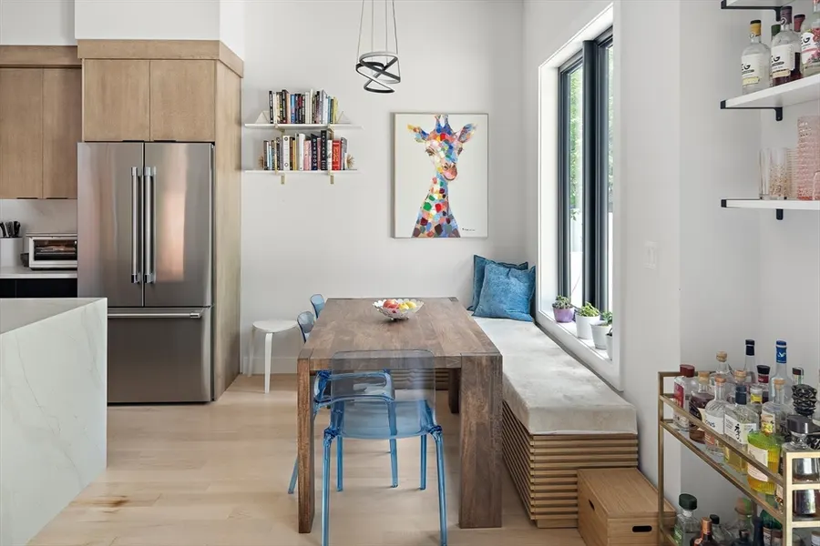 68-70 Washington St, Unit 70 — photo 5 of 32