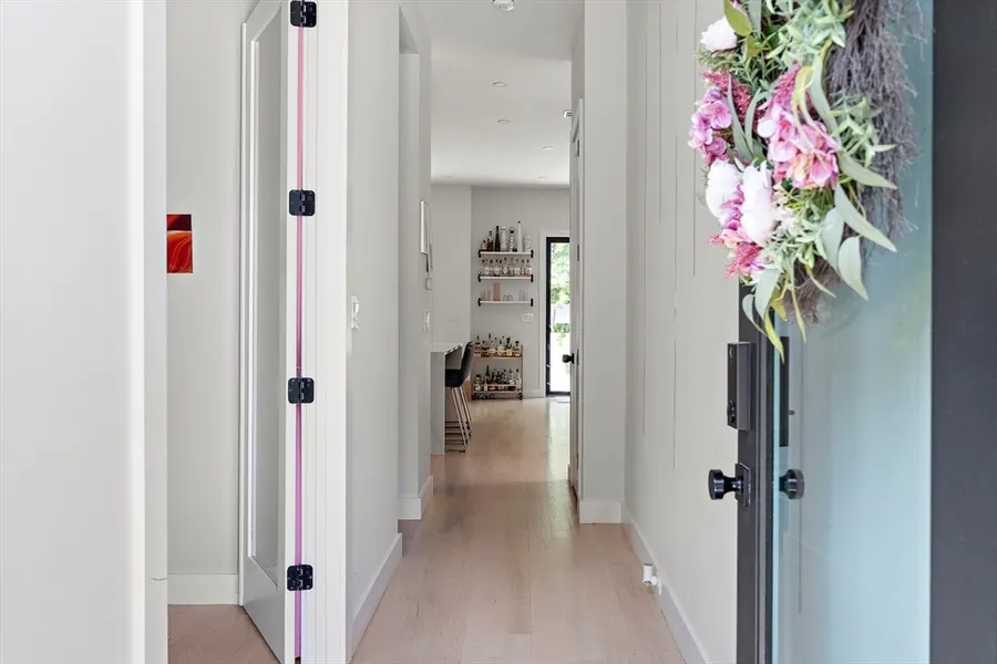 68-70 Washington St, Unit 70 — photo 7 of 32