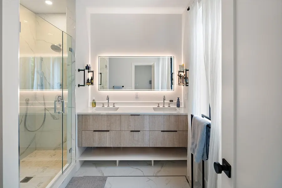 68-70 Washington St, Unit 70 — photo 18 of 32
