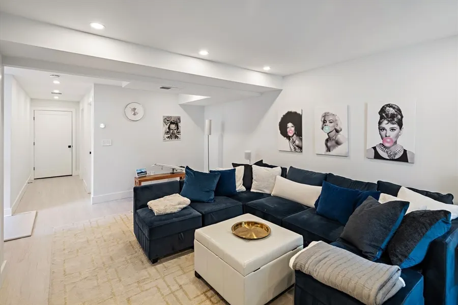 68-70 Washington St, Unit 70 — photo 27 of 32